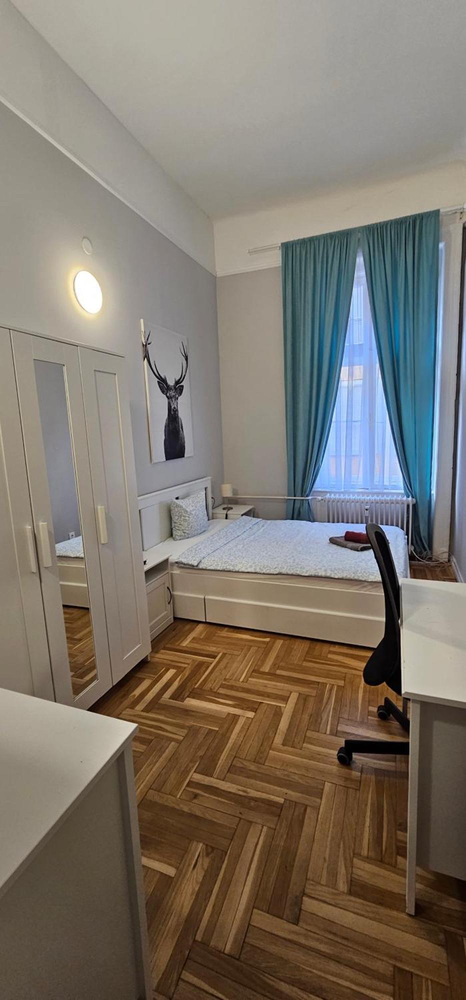 Dob * Budapest